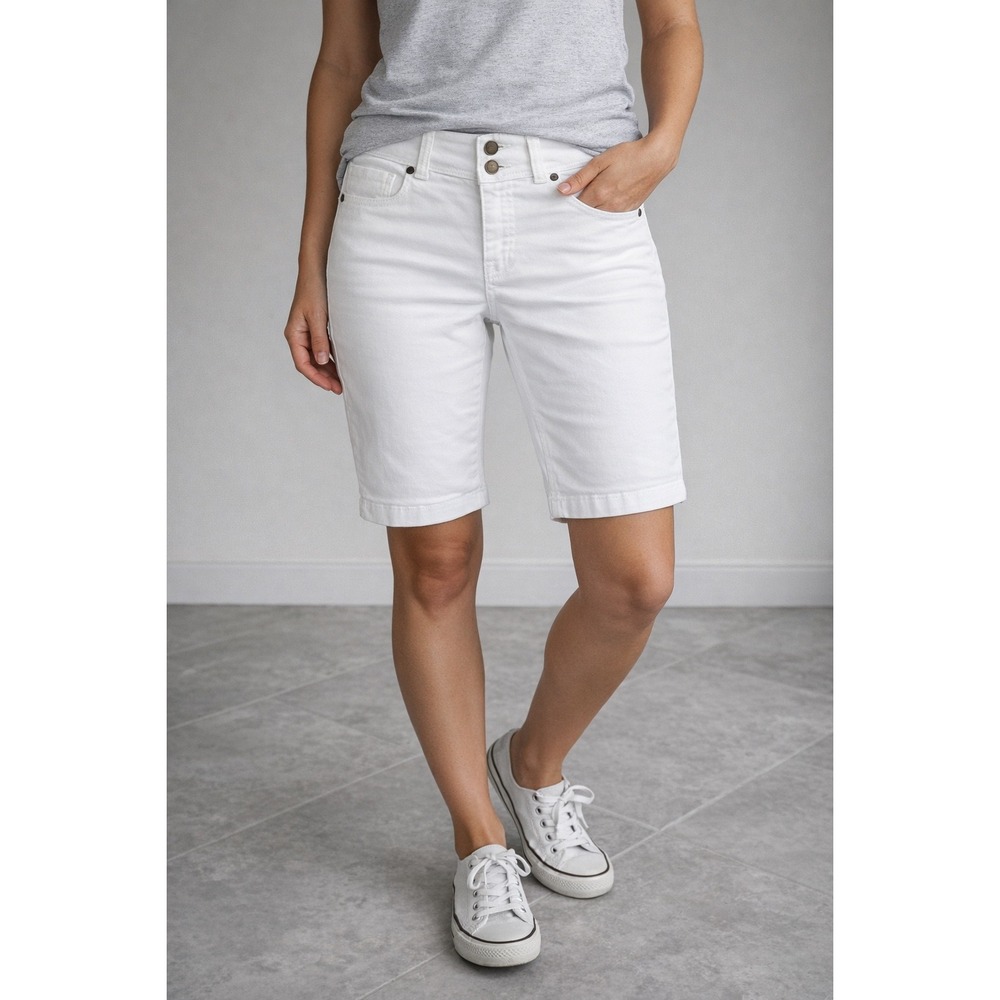 Cabi Jeans Womens White Denim Bermuda Shorts Double Button Size 6